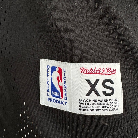 ✨ SOLD ✨ EUC!! Mitchell & Ness Short Sleeve Mesh Brooklyn Nets Jersey Men’s XS - Picture 7 of 11